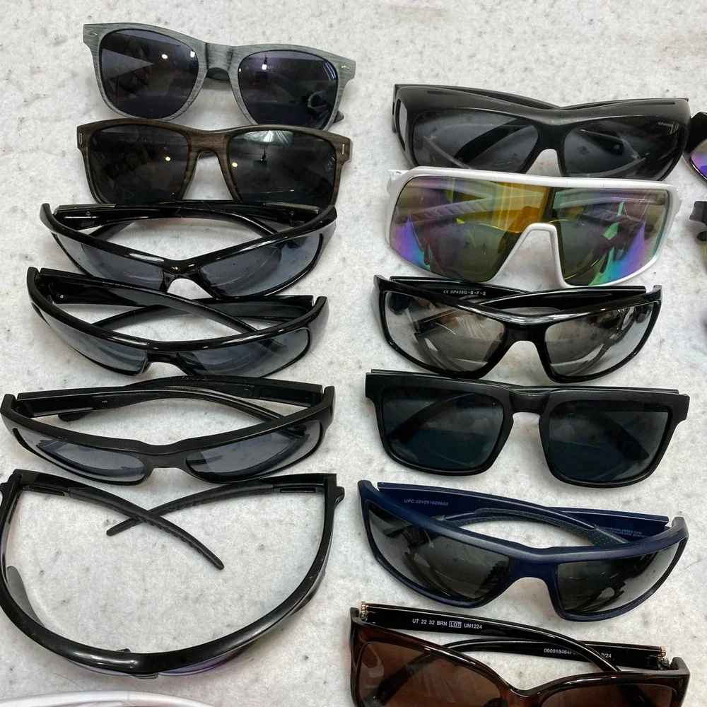 Lof Of 30 Mixed Brand Sunglasses Mens Womens OS Multi Color Sport Fashion Bundle